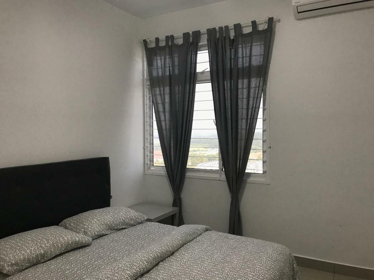 Singgah Putrajaya - 3 Bedrooms With Pool And Kl View Exterior photo